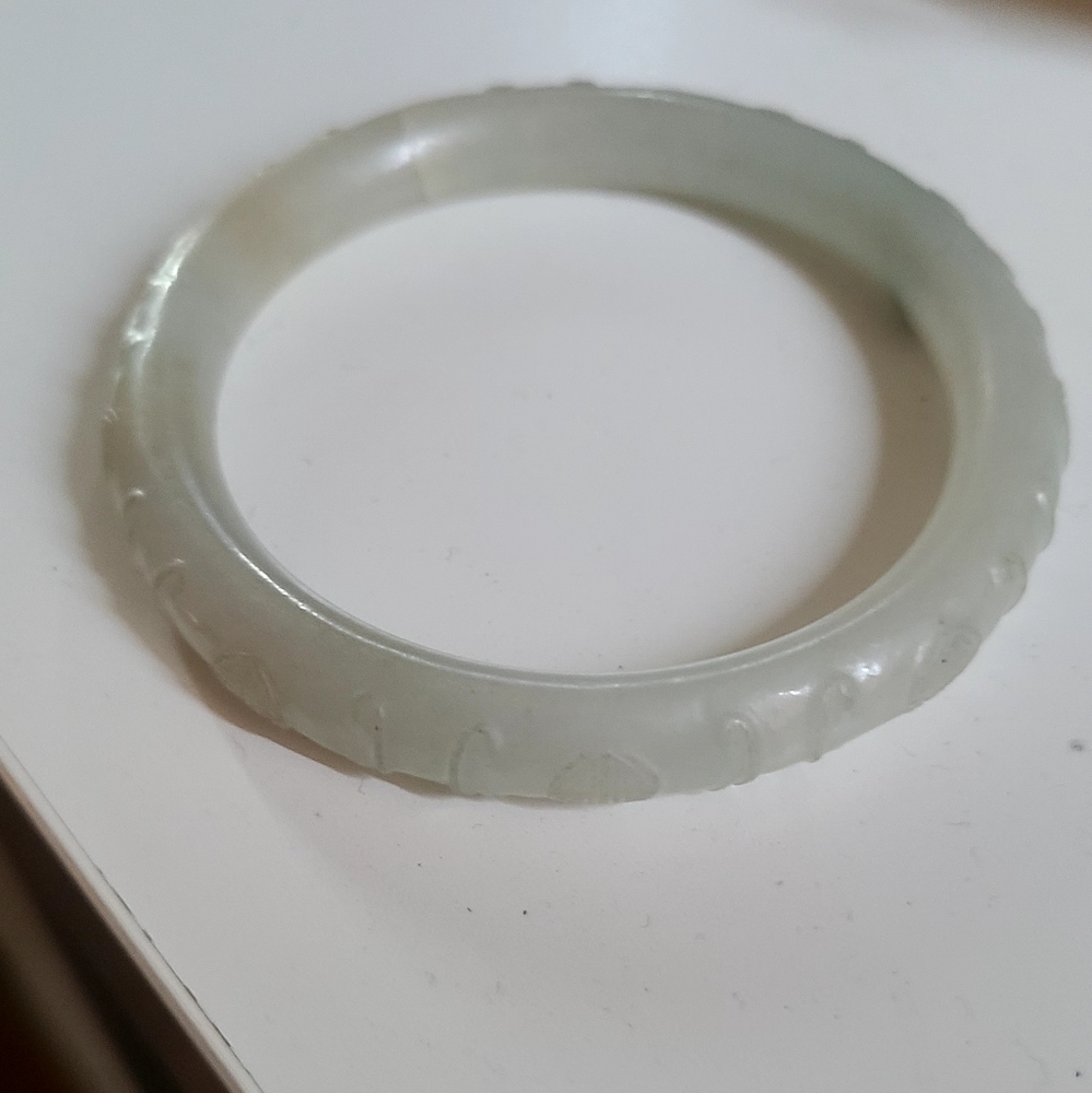 Vintage White Jade Bangle